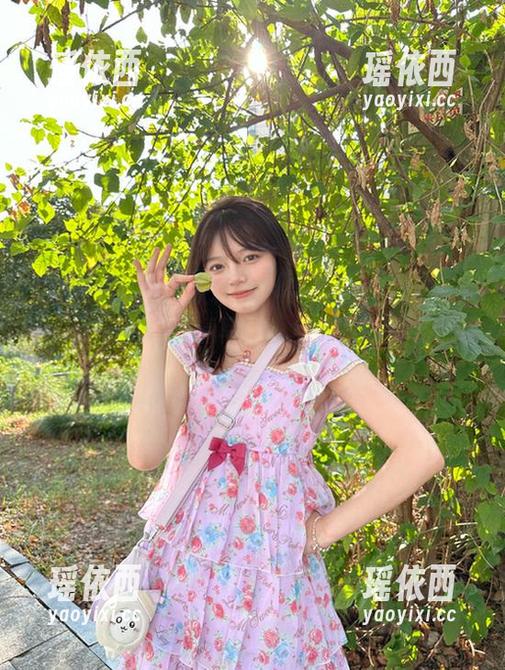 FAIRY CLUB妖精社 - 静静与护士完美合影：图包中的高清写真，免费下载享受优质艺术体验！